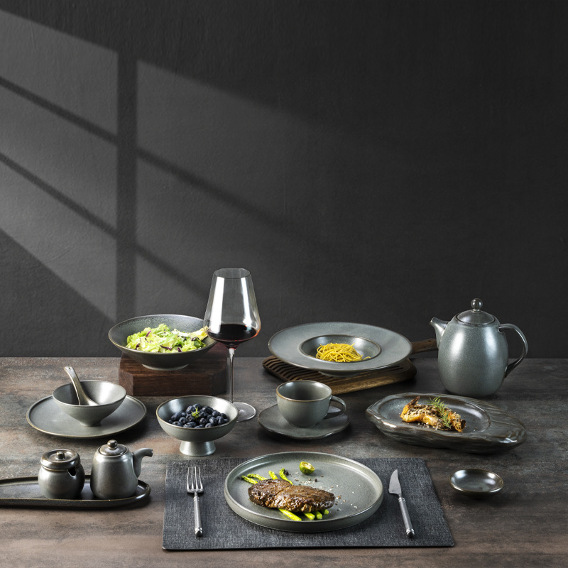 Service de vaisselle complet en céramique