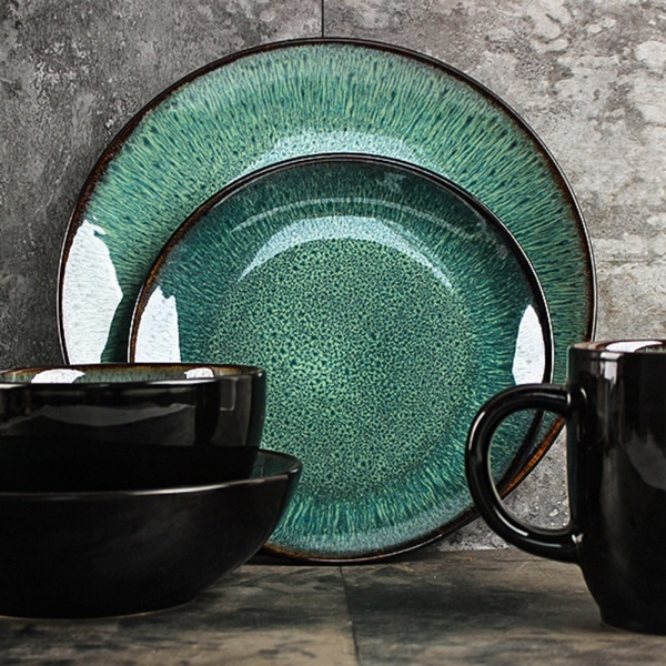 Assiette minimaliste en céramique